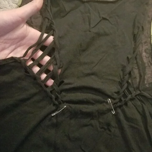 Lot of 6 aternative festival tops - Picture 9 of 10